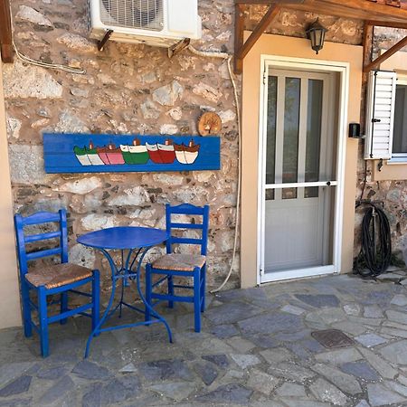 Studio Lakis Barbajonn'S Stone House Foutia Bagian luar foto